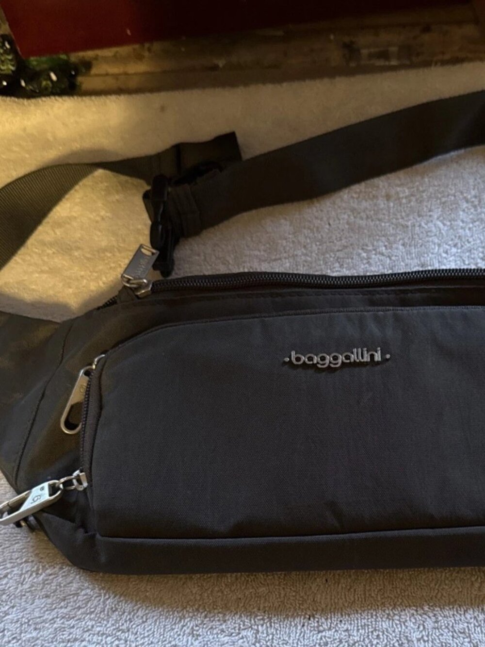 Baggallini Unisex On The Go Belt Bag Waist Pack Fanny Gray ~ Anti-Theft RFID